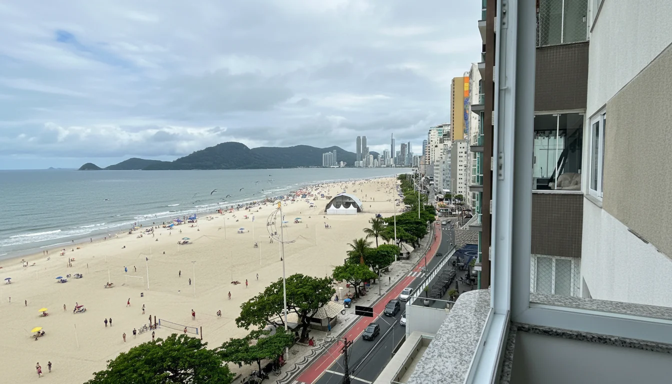 Pessoas se reunindo em Balneário Camboriú para a Festa dos Amigos